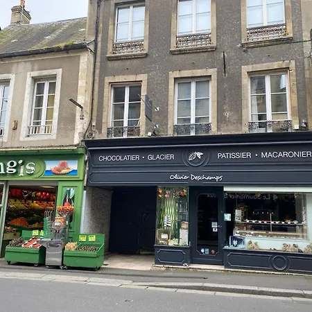 Apartment Bajocasse Duplex Spacieux 3 Ch 2 Sdb Cosy Decoration Elegante Plein Centre Parking Public Gratuit Proche Plages Du Debarquement Bayeux