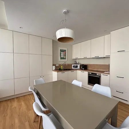 Bajocasse Duplex Spacieux 3 Ch 2 Sdb Cosy Plein Centre Décoration élégante Proche Plages Du Débarquement