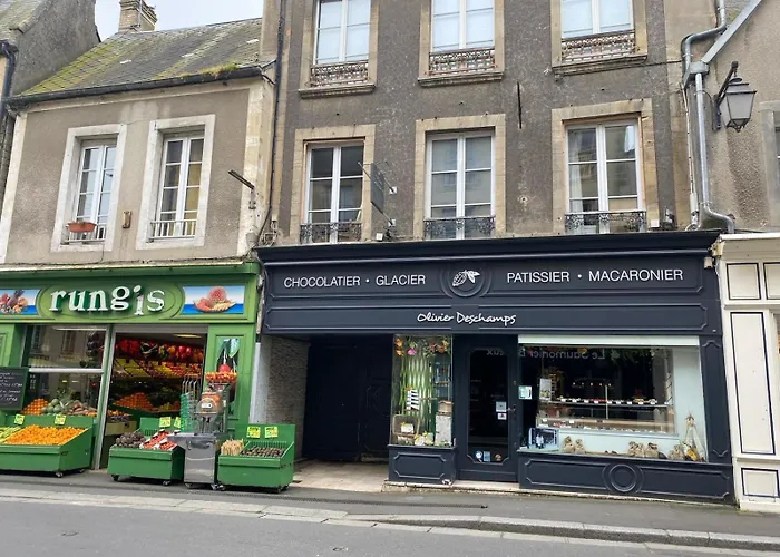 Apartment Bajocasse Duplex Spacieux 3 Ch 2 Sdb Cosy Decoration Elegante Plein Centre Parking Public Gratuit Proche Plages Du Debarquement Bayeux