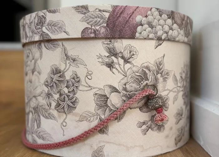 Appartement Bajocasse Duplex Spacieux 3 Ch 2 Sdb Cosy Decoration Elegante Plein Centre Parking Public Gratuit Proche Plages Du Debarquement Bayeux