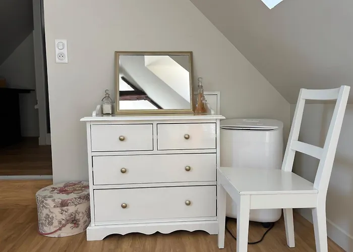 Apartment Bajocasse Duplex Spacieux 3 Ch 2 Sdb Cosy Decoration Elegante Plein Centre Parking Public Gratuit Proche Plages Du Debarquement Bayeux