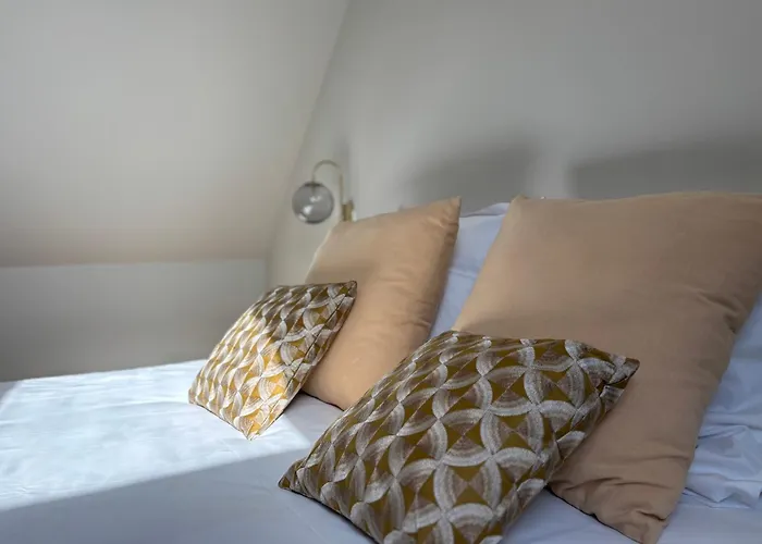 Appartement Bajocasse Duplex Spacieux 3 Ch 2 Sdb Cosy Decoration Elegante Plein Centre Parking Public Gratuit Proche Plages Du Debarquement