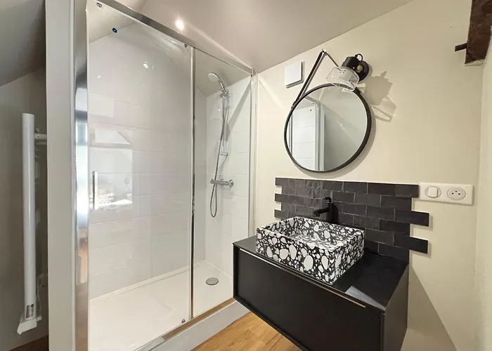 Apartment Bajocasse Duplex Spacieux 3 Ch 2 Sdb Cosy Decoration Elegante Plein Centre Parking Public Gratuit Proche Plages Du Debarquement Bayeux