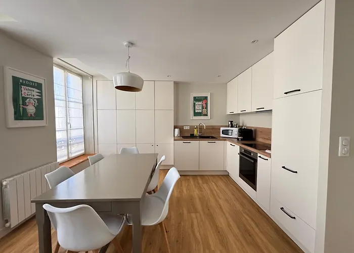 Bajocasse Duplex Spacieux 3 Ch 2 Sdb Cosy Decoration Elegante Plein Centre Parking Public Gratuit Proche Plages Du Debarquement Bayeux