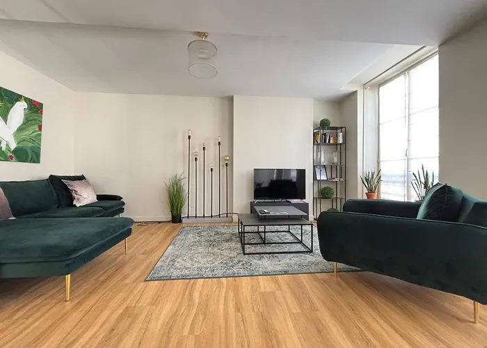 Bajocasse Duplex Spacieux 3 Ch 2 Sdb Cosy Decoration Elegante Plein Centre Parking Public Gratuit Proche Plages Du Debarquement Appartement